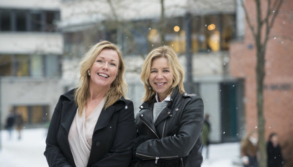 Christin Kristoffersen (til venstre) og Nina Waaler . Bildet ble tatt i 2018 da Kristoffersen ble ansatt som direktør i Studiesenteret.no