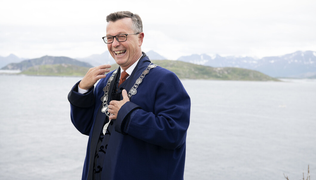 Påtroppende UiT-rektor Dag Rune Olsen går opp noen titusener i lønn når han starter i jobben 1. august. Påtroppende UiT-rektor Dag Rune Olsen går opp noen titusener i lønn når han starter i jobben 1. august.
