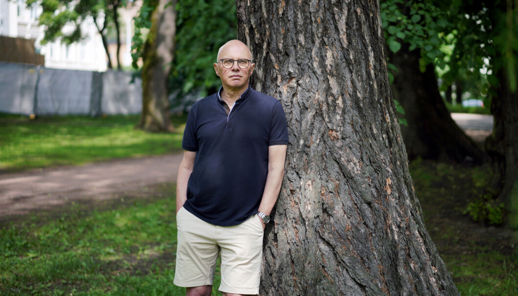 — Man læres opp til å se på pasienten som et objekt, en sykdom, en tilstand og en diagnose, og glemmer dermed at det er snakk om et levende menneske, sier professor emeritus ved Universitetet i Oslo; Per Nortvedt. — Man læres opp til å se på pasienten som et objekt, en sykdom, en tilstand og en diagnose, og glemmer dermed at det er snakk om et levende menneske, sier professor emeritus ved Universitetet i Oslo; Per Nortvedt.