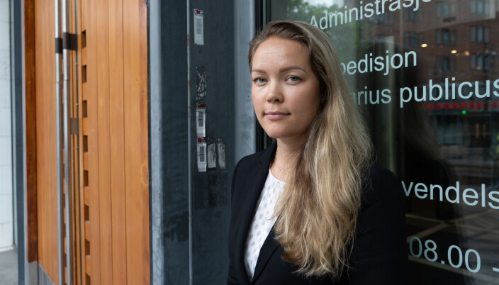 Solbrække og andre studenter får ikke time på ambassaden for intervju. Solbrække og andre studenter får ikke time på ambassaden for intervju.