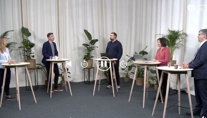 Adm.dir. Mari Sundli Tveit i Forskningsrådet (t.v.) deltok sammen med statsråd Henrik Asheim, forsker Marte Mangset og rektor Svein Stølen ved Universitetet i Oslo. Adm.dir. Mari Sundli Tveit i Forskningsrådet (t.v.) deltok sammen med statsråd Henrik Asheim, forsker Marte Mangset og rektor Svein Stølen ved Universitetet i Oslo.