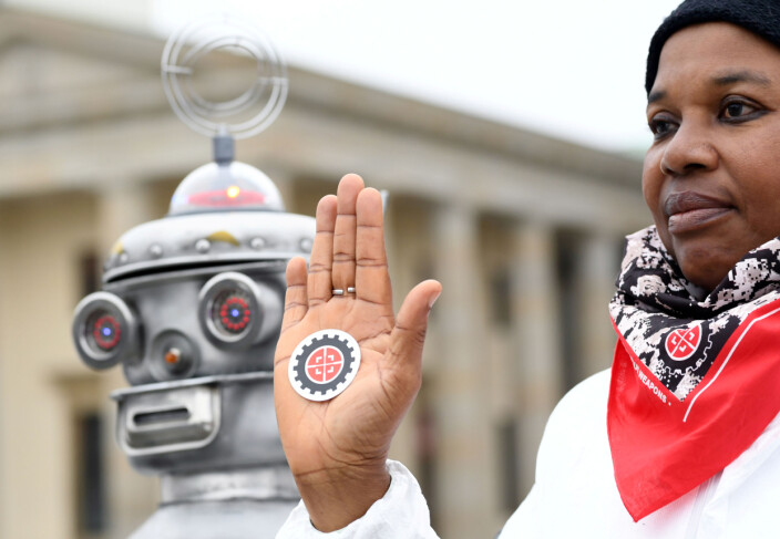Kampen mot killer robots skjer ikke bare her hjemme. Bildet over er fra en protest i Berlin i 2019. Kampen mot killer robots skjer ikke bare her hjemme. Bildet over er fra en protest i Berlin i 2019.