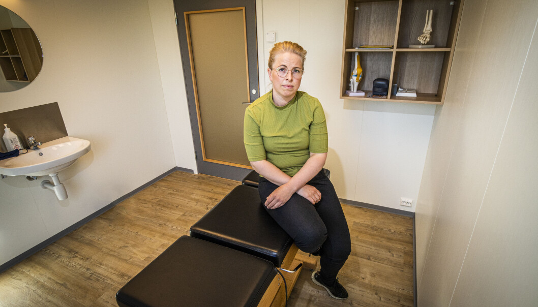 — Du får støtte fra Lånekassen, du reiser ut, starter på utdanningen, så kommer det nye krav underveis. Når du kommer hjem er det ingen der til å støtte deg, du må klare deg selv, sier Helene Bårdsen. — Du får støtte fra Lånekassen, du reiser ut, starter på utdanningen, så kommer det nye krav underveis. Når du kommer hjem er det ingen der til å støtte deg, du må klare deg selv, sier Helene Bårdsen.