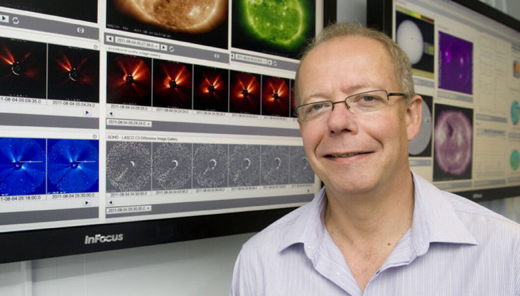 I 2007 ble Michael Hesse tildelt «NASA Outstanding Leadership Medal», og ti år senere NASAs høyeste utmerkelse, «NASA Distinguished Service Medal». Hesse var ansatte som professor ved Universitetet i Bergen i litt over tre og et halvt år, før han sa opp. I 2007 ble Michael Hesse tildelt «NASA Outstanding Leadership Medal», og ti år senere NASAs høyeste utmerkelse, «NASA Distinguished Service Medal». Hesse var ansatte som professor ved Universitetet i Bergen i litt over tre og et halvt år, før han sa opp.