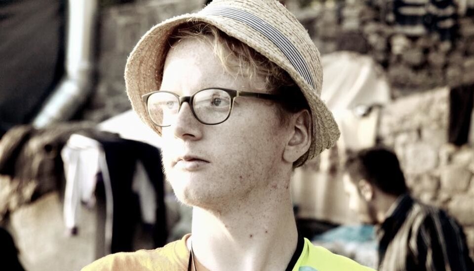 Henrik Kjellmo Larsen i Hellas i 2015. — Jeg ble stående mye å drive med krisepsykiatri på en strand uten kompetanse. Henrik Kjellmo Larsen i Hellas i 2015. — Jeg ble stående mye å drive med krisepsykiatri på en strand uten kompetanse.
