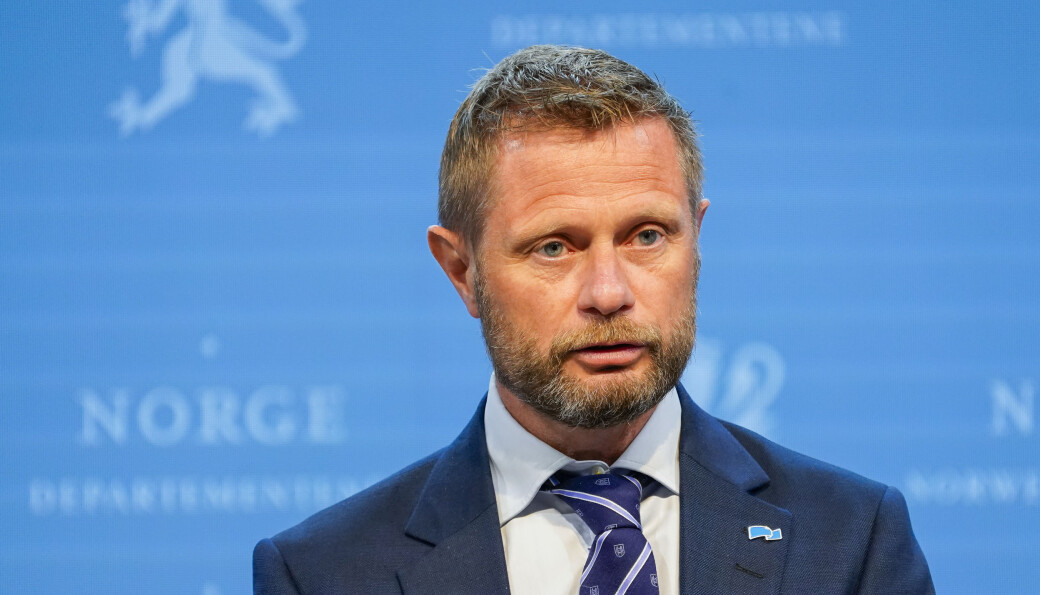 — Fra 15. august får personer med opptak til en doktorgradsutdanning ved en norsk utdanningsinstitusjon mulighet til å reise inn i landet, sa helse- og omsorgsminister Bent Høie under en pressekonferanse om koronasituasjonen fredag.Foto: Torstein Bøe / NTB — Fra 15. august får personer med opptak til en doktorgradsutdanning ved en norsk utdanningsinstitusjon mulighet til å reise inn i landet, sa helse- og omsorgsminister Bent Høie under en pressekonferanse om koronasituasjonen fredag.Foto: Torstein Bøe / NTB