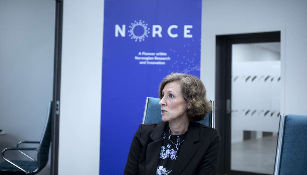 Kristin Wallevik er toppsjef i forskningskonsernet Norce som er havnet i strid med de ansatte om nye arbeidsavtaler som fagforeningene mener innskrenker den akademiske friheten. Kristin Wallevik er toppsjef i forskningskonsernet Norce som er havnet i strid med de ansatte om nye arbeidsavtaler som fagforeningene mener innskrenker den akademiske friheten.