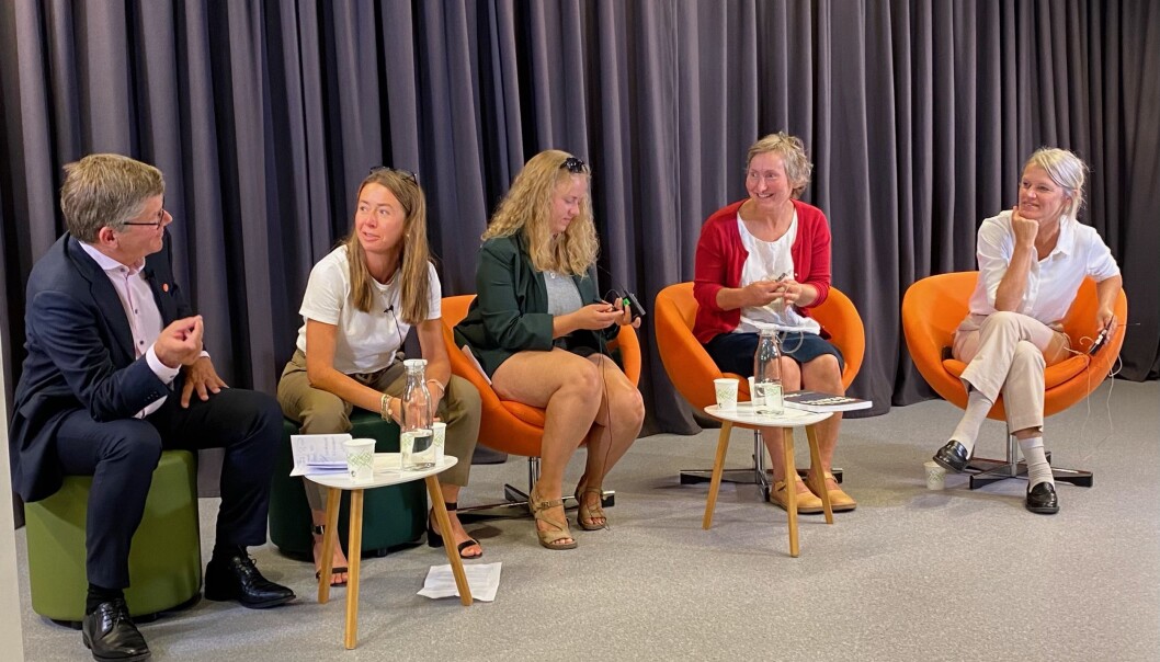 Rektor Svein Stølen ved Universitetet i Oslo. direktør i Forleggerforeningen Heidi Austlid, NSO-leder Tuva Todnem Lund, professor Magnhild Selås og Nina Sandberg (Ap) debatterte norsk versus engelsk som fagspråk i akademia. Rektor Svein Stølen ved Universitetet i Oslo. direktør i Forleggerforeningen Heidi Austlid, NSO-leder Tuva Todnem Lund, professor Magnhild Selås og Nina Sandberg (Ap) debatterte norsk versus engelsk som fagspråk i akademia.