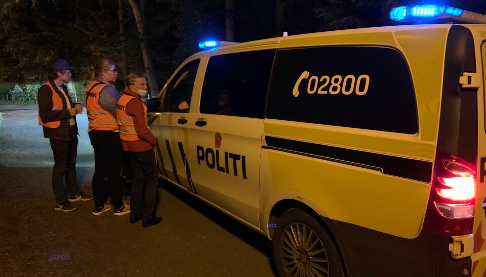 Politiet følger også med på hva som skjer under fadderuken. Her fra Bergen natt til fredag.