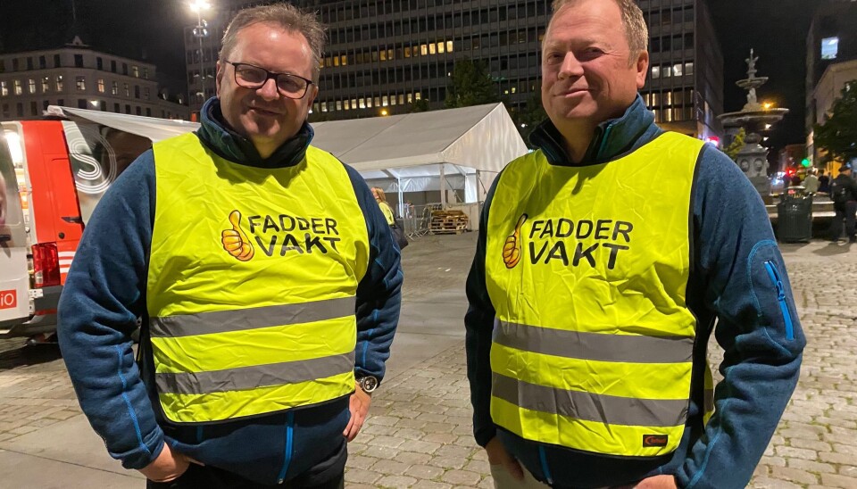 De privatansatte rektorene Arne Krumsvik, ved Høyskolen Kristiania (t.v.) og Inge Jan Henjesand, rektor ved Handelshøyskolen BI, troner helt øverst på lønnstoppen i akademia