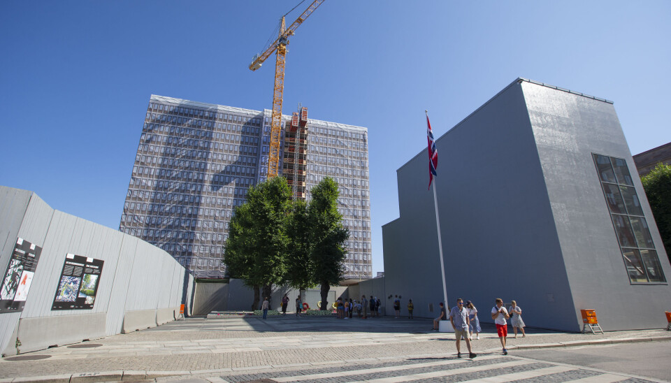 Her er høyblokka i Regjeringskvartalet fotografert 22. juli 2021, ti år etter terrorangrepet. Til vinteren starter arbeidet med å bygge et nytt regjeringskvartal.