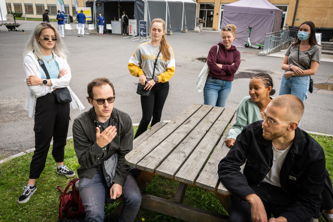 Studentene ved Lovisenberg forstår ikke hva høgskolen tenker når de sendes i akuttpraksis på et sykehjem. Fra venstre: Solveig Synnes, David Vincent Stoltenberg, Andrea Kvalsund Sagmo, Tale Elida Njå, Amalie Birgitte Øksendal, Simon Arnold Halvorsen og Silje Skjærli. Studentene ved Lovisenberg forstår ikke hva høgskolen tenker når de sendes i akuttpraksis på et sykehjem. Fra venstre: Solveig Synnes, David Vincent Stoltenberg, Andrea Kvalsund Sagmo, Tale Elida Njå, Amalie Birgitte Øksendal, Simon Arnold Halvorsen og Silje Skjærli.