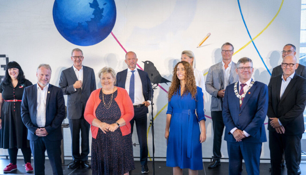 Med brask og bram lanserte statsminsiter ERna Solberg Oslo Science City sammen med byrådsleder i Oslo Raymond Johansen, adm. dir Christine Wergeland Sørby i Oslo Science City og rektor Svein Stølen ved UiO for et år siden. Med brask og bram lanserte statsminsiter ERna Solberg Oslo Science City sammen med byrådsleder i Oslo Raymond Johansen, adm. dir Christine Wergeland Sørby i Oslo Science City og rektor Svein Stølen ved UiO for et år siden.