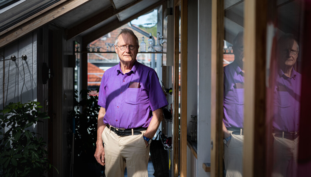 Professor emeritus Steinar Stjernø har ikke lagt ned sitt faglige virke og har nettopp revidert en pensumbok i sosialt arbeid sammen med professorkollega Knut Halvorsen. Professor emeritus Steinar Stjernø har ikke lagt ned sitt faglige virke og har nettopp revidert en pensumbok i sosialt arbeid sammen med professorkollega Knut Halvorsen.