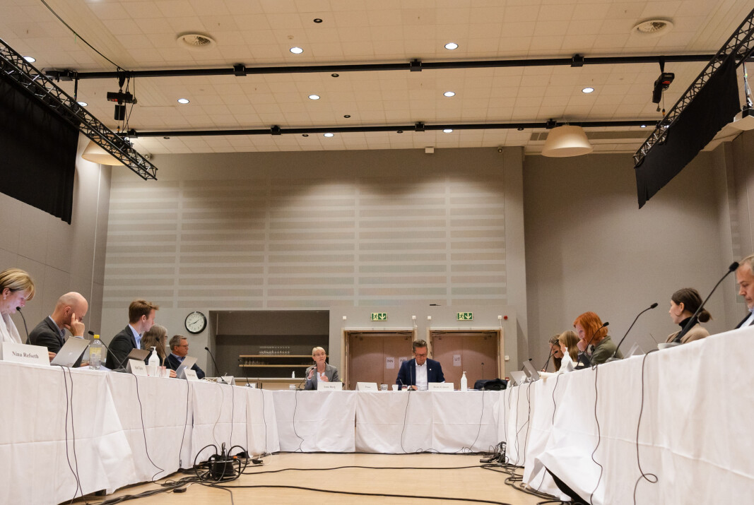 Rundt 35 prosent av de ansatte, og rundt 9 prosent av studentene er utenlandske ved NTNU. Etter at en utenlandsk student ble valgt som representant Rundt 35 prosent av de ansatte, og rundt 9 prosent av studentene er utenlandske ved NTNU. Etter at en utenlandsk student ble valgt som representant