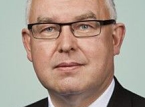 Ni av ti vitenskapelige artikler fra norske universiteter og høyskoler er på engelsk, skriver formann i Riksmålsforbundet, Trond Vernegg. Ni av ti vitenskapelige artikler fra norske universiteter og høyskoler er på engelsk, skriver formann i Riksmålsforbundet, Trond Vernegg.