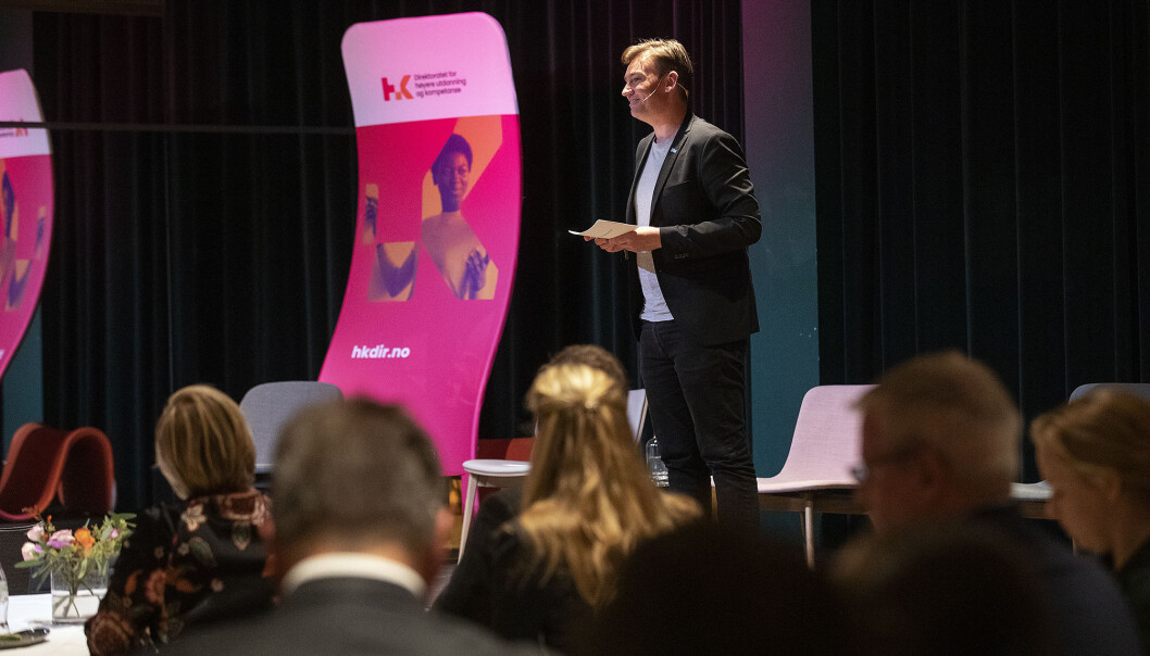 Forsknings- og høyere utdanningsminister Henrik Asheim åpnet det nye HK-dir i Bergen fredag formiddag. Forsknings- og høyere utdanningsminister Henrik Asheim åpnet det nye HK-dir i Bergen fredag formiddag.