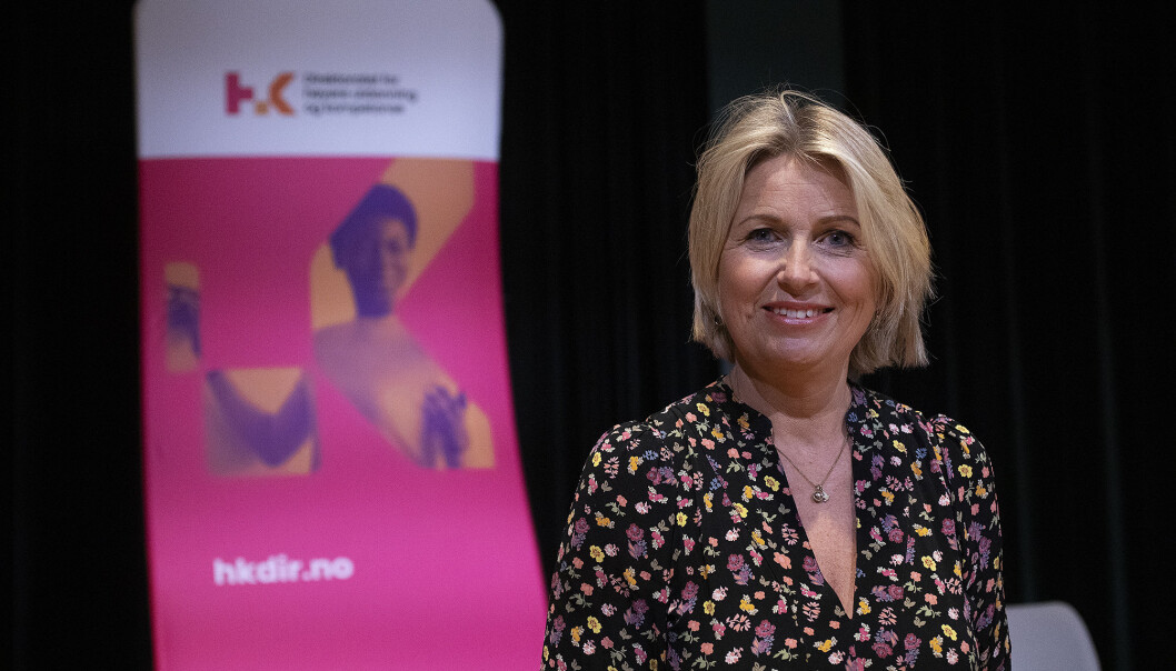 — Vi anerkjenner at det kan være en god løsning å samle oppgaver som har med utenlandsk utdanning å gjøre på ett sted i forvaltningen, skriver Nokut-direktør, Kristin VInje, om Kunnskapsdepartementets forslag om å flytte godkjenningsoppgavene fra Nokut til det nye Direktoratet for høyere utdanning og kompetanse (HK-dir) . — Vi anerkjenner at det kan være en god løsning å samle oppgaver som har med utenlandsk utdanning å gjøre på ett sted i forvaltningen, skriver Nokut-direktør, Kristin VInje, om Kunnskapsdepartementets forslag om å flytte godkjenningsoppgavene fra Nokut til det nye Direktoratet for høyere utdanning og kompetanse (HK-dir) .