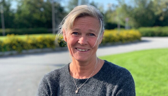 Elevane ved vesle Tverlandet oppvekstsenter har både laga eiga mattebok og vunne Nysgjerrigper-konkurransen. Alice Jenssen er leiar, og skal jobba mest administrativt. — Men eg vert så engasjert, seier ho. Elevane ved vesle Tverlandet oppvekstsenter har både laga eiga mattebok og vunne Nysgjerrigper-konkurransen. Alice Jenssen er leiar, og skal jobba mest administrativt. — Men eg vert så engasjert, seier ho.