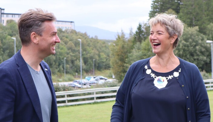 Rektor Hanne Solheim Hansen har grunn til å smile i dag. — Vi er klare, og gleder oss til å komme i gang med byggingen av Blått bygg, sier Hansen i en kommentar. Rektor Hanne Solheim Hansen har grunn til å smile i dag. — Vi er klare, og gleder oss til å komme i gang med byggingen av Blått bygg, sier Hansen i en kommentar.