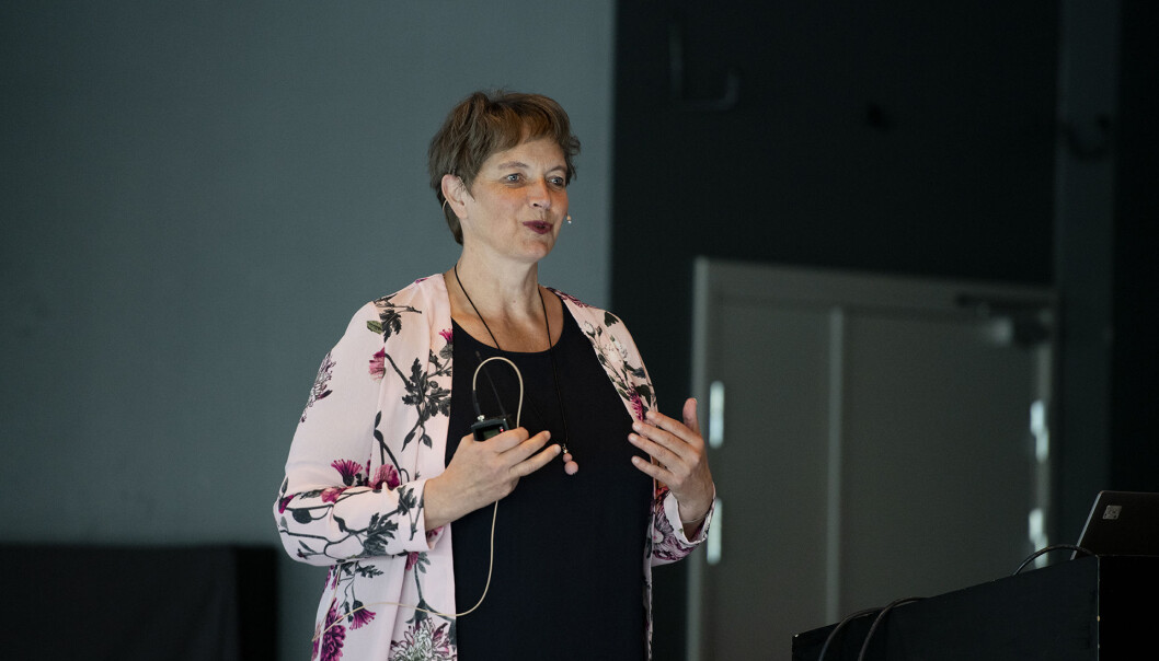Martin Jøsevold mener Nord universitets rektor Hanne Solheim Hansen mangler tilliten som kreves for å gjenopprette Høgskolen i Nesna under Nord universitet Martin Jøsevold mener Nord universitets rektor Hanne Solheim Hansen mangler tilliten som kreves for å gjenopprette Høgskolen i Nesna under Nord universitet
