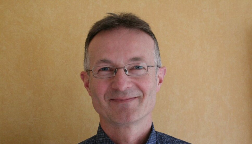 Svein Ølnes underviser i Bitcoin.