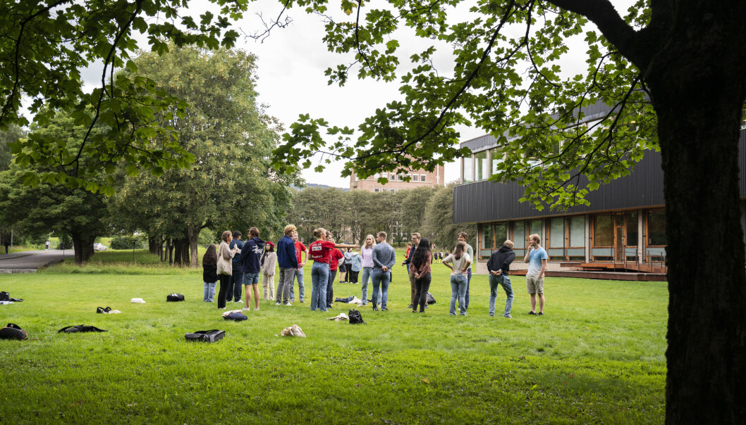 Kanskje bør det overveies om ikke de midlertidige koronabevilgningene fra Kunnskapsdepartementet til læringsassistenter burde bli et permanent tilskudd, foreslår viserektor for utdanning ved UiO. Bildet er fra studiestart ved Universitetet i Oslo, 2021. Kanskje bør det overveies om ikke de midlertidige koronabevilgningene fra Kunnskapsdepartementet til læringsassistenter burde bli et permanent tilskudd, foreslår viserektor for utdanning ved UiO. Bildet er fra studiestart ved Universitetet i Oslo, 2021.