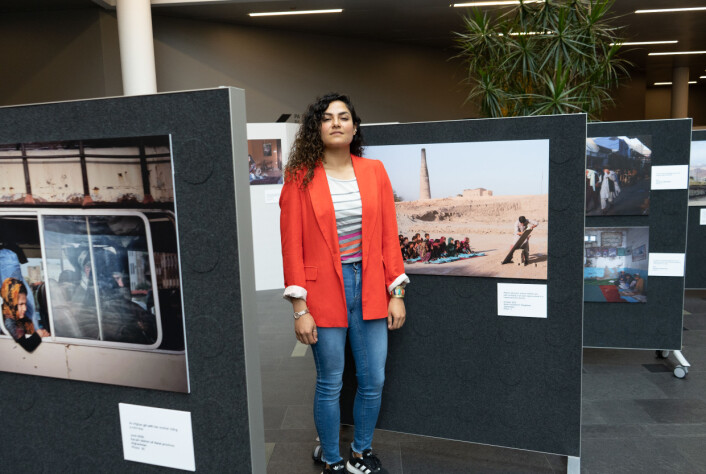 — Bare det at studenter kommer og ser utstillingen vil bidra til et nytt syn på Afghanistan, og se helt normale liv og normale mennesker, sier Hansina Shirzad — Bare det at studenter kommer og ser utstillingen vil bidra til et nytt syn på Afghanistan, og se helt normale liv og normale mennesker, sier Hansina Shirzad
