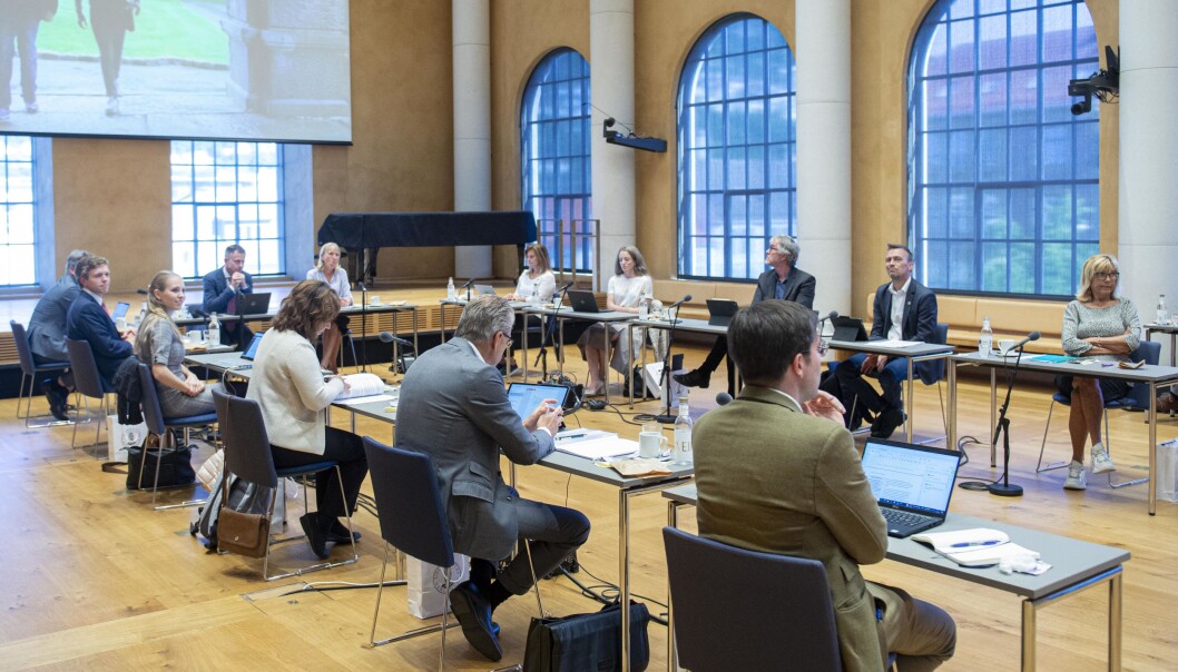 Saka om kven som skal betala ei rekning på 49 000 kroner var oppe i universitetsstyret, som sende saka vidare til UiB si klagenemnd. Saka om kven som skal betala ei rekning på 49 000 kroner var oppe i universitetsstyret, som sende saka vidare til UiB si klagenemnd.
