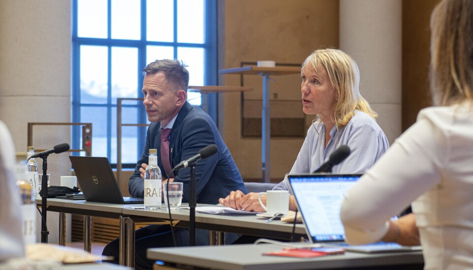 Det er viktig for universitetsledelsen å få ro i saken, sa rektor og styreleder Margareth Hagen. Universitetsdirektør Robert Rastad la ikke skjul på at Sars-senteret er en krevende, og også tidkrevende, sak.