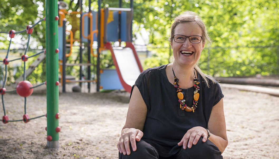 Professor Anne Greve ved barnehagelærerutdanningen forteller om ansatte som er utmattet av en langvarig konfliktsituasjon uten løsning, men at de også har en god porsjon galgenhumor. Professor Anne Greve ved barnehagelærerutdanningen forteller om ansatte som er utmattet av en langvarig konfliktsituasjon uten løsning, men at de også har en god porsjon galgenhumor.