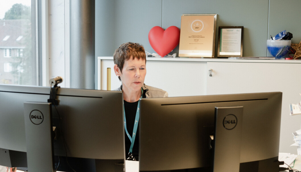 - Man trenger ikke doktorgrad for å forstå forskning. Jeg mener det finnes ledere uten doktorgrad som fint kan lede et universitet, sier Norunn Myklebust. Selv er hun administrerende direktør i Norsk institutt for naturforskning (NINA) og har selv ingen doktorgrad. - Man trenger ikke doktorgrad for å forstå forskning. Jeg mener det finnes ledere uten doktorgrad som fint kan lede et universitet, sier Norunn Myklebust. Selv er hun administrerende direktør i Norsk institutt for naturforskning (NINA) og har selv ingen doktorgrad.