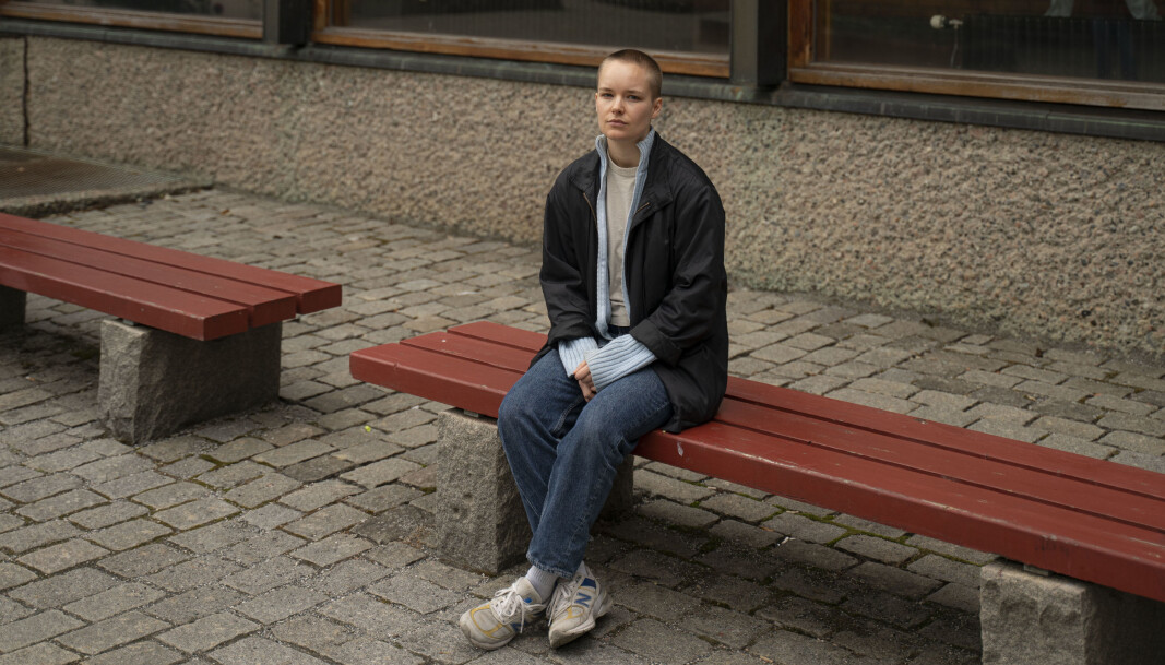 — Mange hadde det vanskelig i fjor, men så kom dette i tillegg, sier masterstudent Hanna Steffenak. Hun leverte nylig sin oppgave, men ble forsinket, blant annet på grunn av mangelen på lesesalsplasser. — Mange hadde det vanskelig i fjor, men så kom dette i tillegg, sier masterstudent Hanna Steffenak. Hun leverte nylig sin oppgave, men ble forsinket, blant annet på grunn av mangelen på lesesalsplasser.