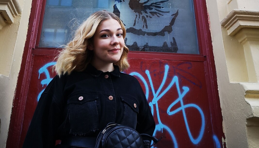 Tiril Celine Leggett ser lysere på det nå enn det hun gjorde i november i fjor. Da var hun helt på felgen etter flere måneder med høyt arbeidspress og lite sosial aktivitet. Tiril Celine Leggett ser lysere på det nå enn det hun gjorde i november i fjor. Da var hun helt på felgen etter flere måneder med høyt arbeidspress og lite sosial aktivitet.