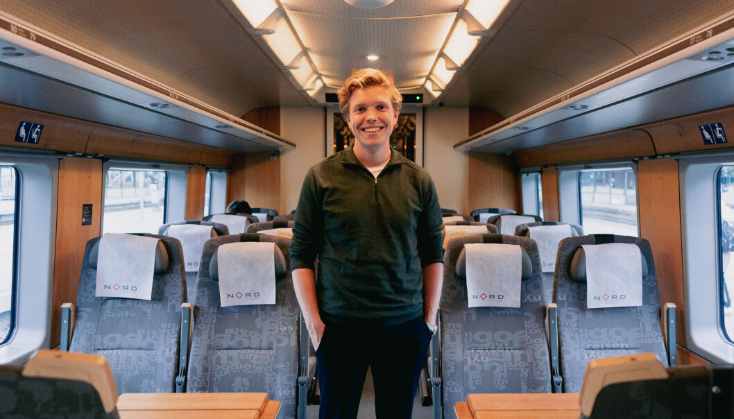 Tidligere i høst tok Gard Skulstad Johanson tog (og buss) til Tromsø for å holde et innlegg på et møte.— Jeg gjorde det fordi jeg syns tog er gøy og det er nok i kategorien «symbolske tiltak», men symboler fungerer, skriver Johanson. Tidligere i høst tok Gard Skulstad Johanson tog (og buss) til Tromsø for å holde et innlegg på et møte.— Jeg gjorde det fordi jeg syns tog er gøy og det er nok i kategorien «symbolske tiltak», men symboler fungerer, skriver Johanson.