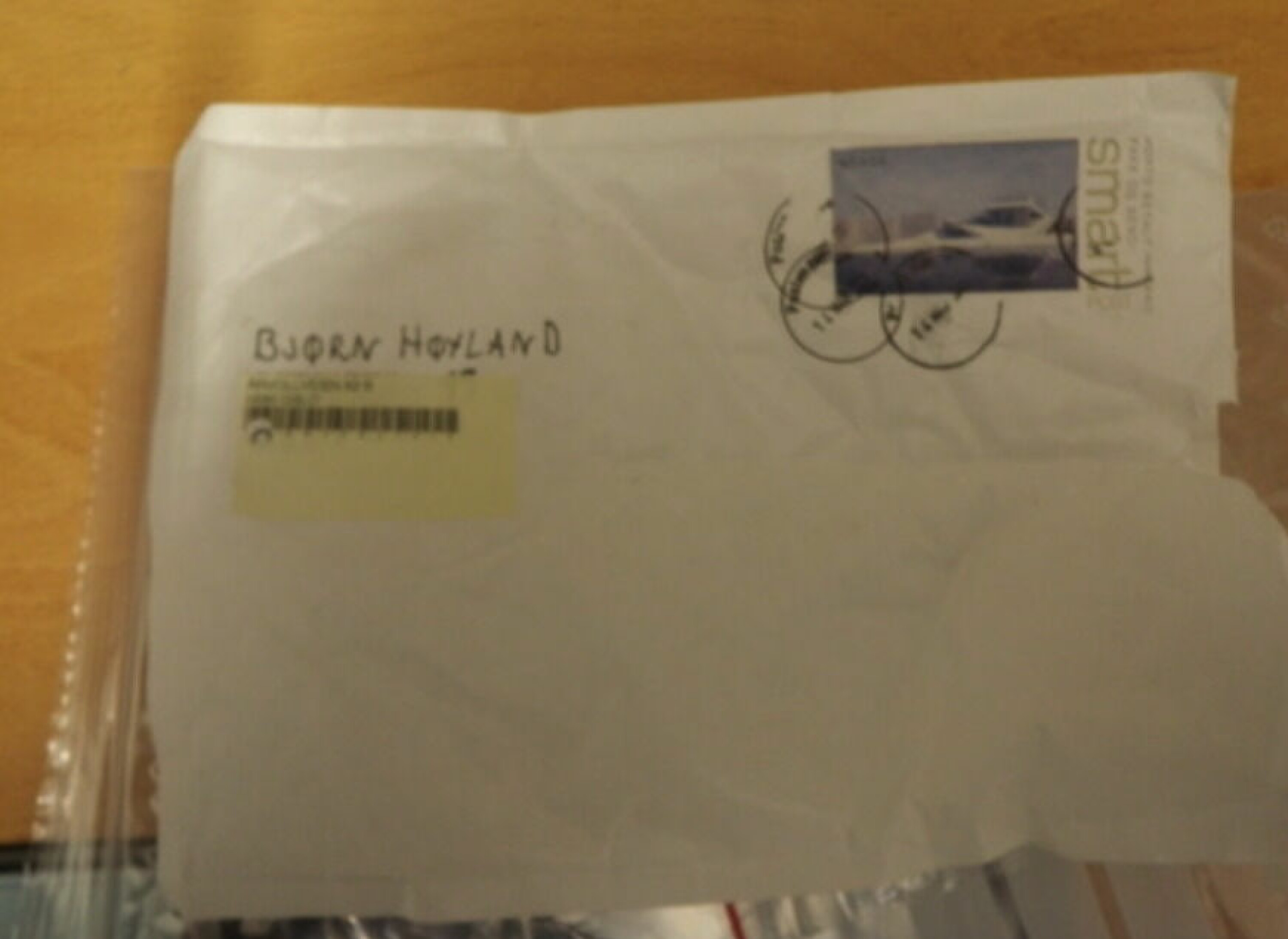 Denne kvite konvolutten låg i Bjørn Høyland si postkasse i slutten av mars 2011.