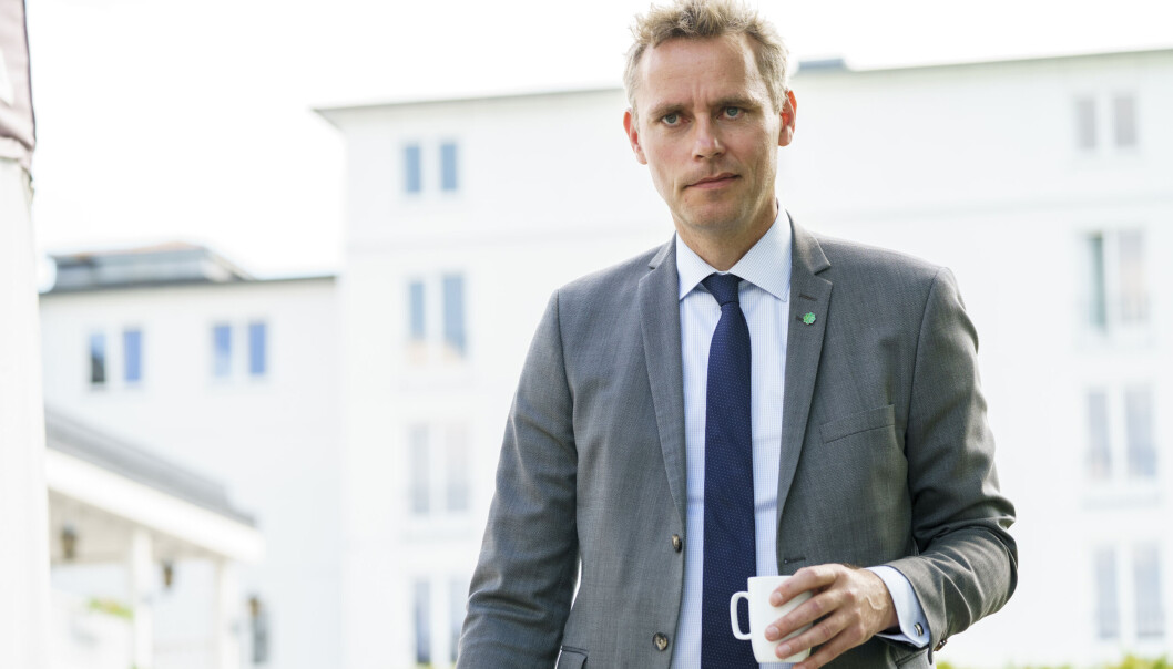 — Norge trenger en kunnskapsminister som fronter forpliktende opptrappingsplaner, styrker samarbeid på tvers av aktører og næringer, styrker midlene til åpen konkurranse og mer like konkurransevilkår, skriver leder Carina Hundhammer fra Abeila. — Norge trenger en kunnskapsminister som fronter forpliktende opptrappingsplaner, styrker samarbeid på tvers av aktører og næringer, styrker midlene til åpen konkurranse og mer like konkurransevilkår, skriver leder Carina Hundhammer fra Abeila.