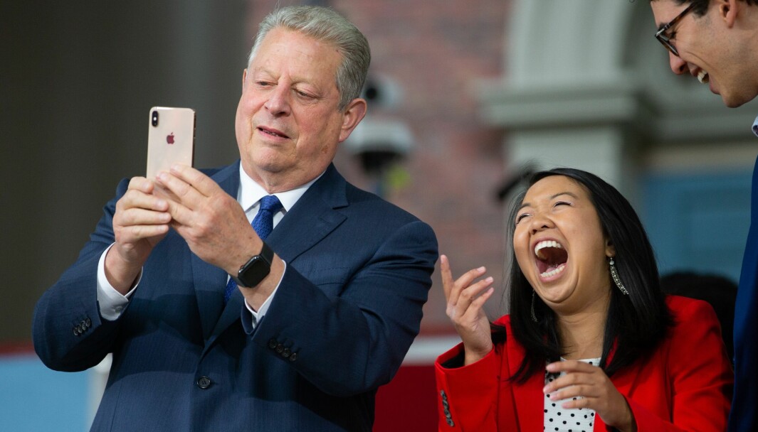 Tidligere visepresident Al Gore under en tale på Harvard i 2019, der han ber universitetet kvitte seg med investeringer i fossil energi. Tidligere visepresident Al Gore under en tale på Harvard i 2019, der han ber universitetet kvitte seg med investeringer i fossil energi.