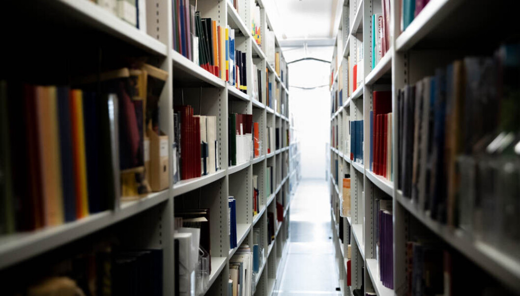 Tilbakemeldingen fra universiteter, høgskoler og forskningsinstitutter er ganske entydige i sin kritikk av prosjektet Nasjonalt vitenarkiv. Tilbakemeldingen fra universiteter, høgskoler og forskningsinstitutter er ganske entydige i sin kritikk av prosjektet Nasjonalt vitenarkiv.