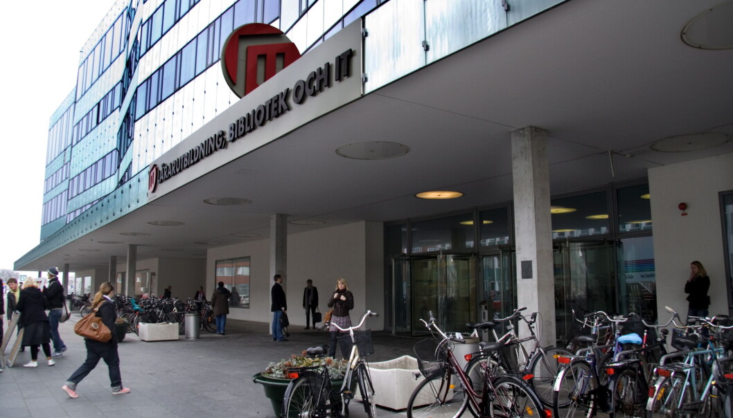 Ein filmprofessor veed Malmö universitet blir skulda for å reprodusere rasisme og dermed opptre krenkande mot studentane. Studiet blir også kritisert for mangel på postkoloniale og maktkritiske perspektiv. Ein filmprofessor veed Malmö universitet blir skulda for å reprodusere rasisme og dermed opptre krenkande mot studentane. Studiet blir også kritisert for mangel på postkoloniale og maktkritiske perspektiv.
