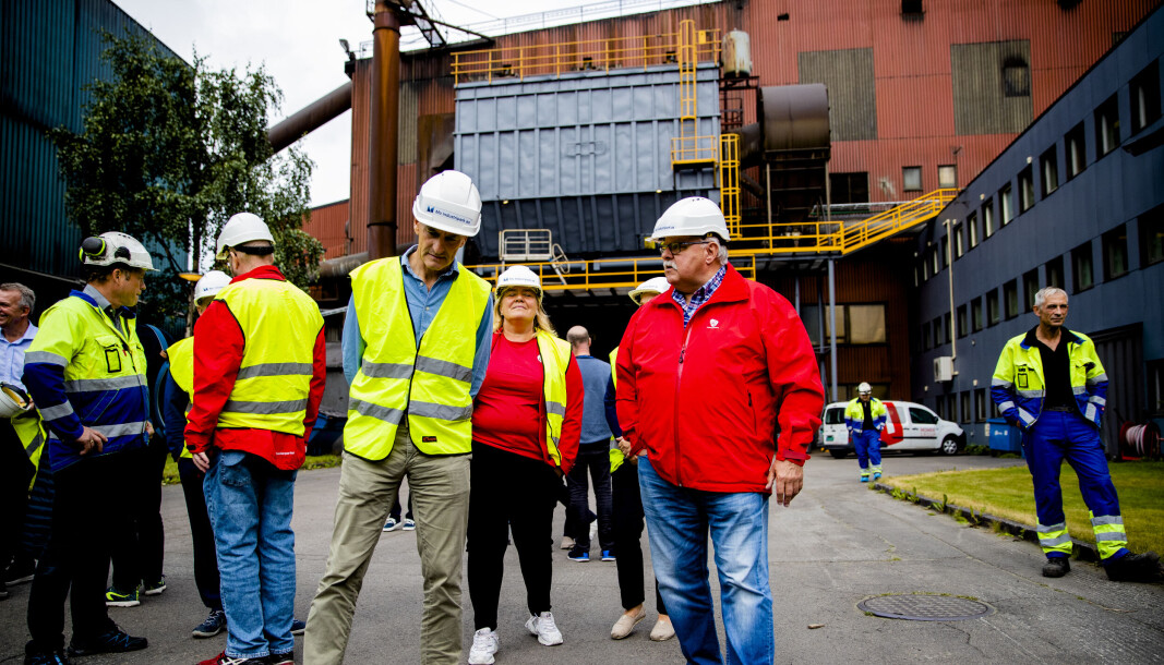 For to år siden besøkte Ap-leder Jonas Gahr Størei Industriparken i Mo i Rana i Nordland i forbindelse med kommunestyre- og fylkestingsvalget. Nå er det mange håper blir et nytt industrieventyr på trappene i regionen; batterifabrikk. Satsing på batteriproduksjon og ny kompetanse blir sentralt i en ny regjeringsplattform, varslet Støre mandag. For to år siden besøkte Ap-leder Jonas Gahr Størei Industriparken i Mo i Rana i Nordland i forbindelse med kommunestyre- og fylkestingsvalget. Nå er det mange håper blir et nytt industrieventyr på trappene i regionen; batterifabrikk. Satsing på batteriproduksjon og ny kompetanse blir sentralt i en ny regjeringsplattform, varslet Støre mandag.