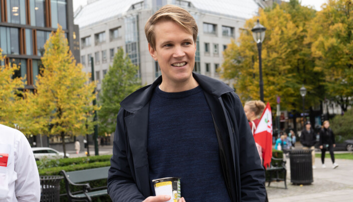 Torstein Tvedt Solberg med nuddelkopp fra NSO. Torstein Tvedt Solberg med nuddelkopp fra NSO.