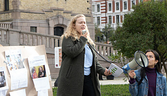 NSO-leder Tuva Todnem Lund på demonstrasjon for økt studiestøtte foran Stortinget.