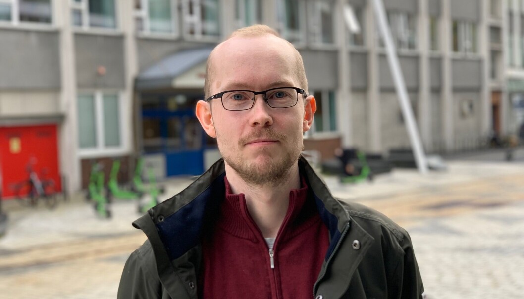 Kristoffer Tyssøy Høisæther ønskjer helst å jobba i den vidaregåande skulen. Han er no ferdig utdanna lektor. Kristoffer Tyssøy Høisæther ønskjer helst å jobba i den vidaregåande skulen. Han er no ferdig utdanna lektor.