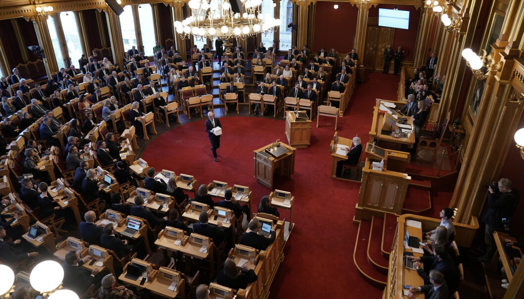 — Det er legitimt at våre folkevalgte ønsker å definere overordnede politiske rammer for sektoren. Spørsmålet er hvor langt og dypt denne styringen skal gå, og hvor styringsmakten skal ligge, skriver UiO-rektoratet ved Svein Stølen og Åse Gornitzka. — Det er legitimt at våre folkevalgte ønsker å definere overordnede politiske rammer for sektoren. Spørsmålet er hvor langt og dypt denne styringen skal gå, og hvor styringsmakten skal ligge, skriver UiO-rektoratet ved Svein Stølen og Åse Gornitzka.