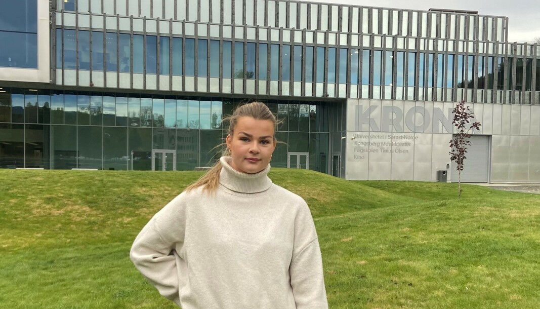 — Dette føles helt forferdelig. Kongsberg er en veldig liten plass og et lite og tett studentsamfunn, sier leder i Campusstyret ved USN sitt campus på Kongsberg, Frida Fossedal. — Dette føles helt forferdelig. Kongsberg er en veldig liten plass og et lite og tett studentsamfunn, sier leder i Campusstyret ved USN sitt campus på Kongsberg, Frida Fossedal.