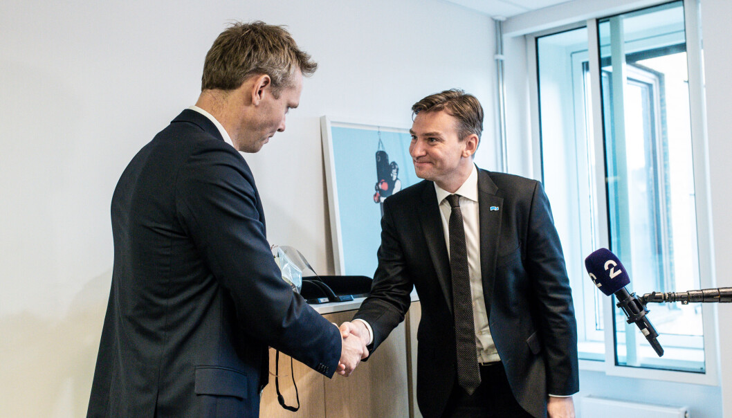 Det er leit å lese reaksjonen til avgått statsråd Henrik Asheim og etterfølgeren hans på posten, Ola Borten Moe, på toppforskeres skuffelse over penger som er uteblitt, skriver Rebekka Borsch. Det er leit å lese reaksjonen til avgått statsråd Henrik Asheim og etterfølgeren hans på posten, Ola Borten Moe, på toppforskeres skuffelse over penger som er uteblitt, skriver Rebekka Borsch.