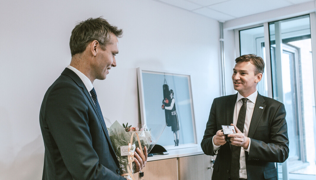 Nåværende og tidligere forskningsministre i ordkrig om den økonomiske situasjonen i Forskningsrådet. Her fra et mer gemyttelig statsrådsskifte sist høst. Nåværende og tidligere forskningsministre i ordkrig om den økonomiske situasjonen i Forskningsrådet. Her fra et mer gemyttelig statsrådsskifte sist høst.