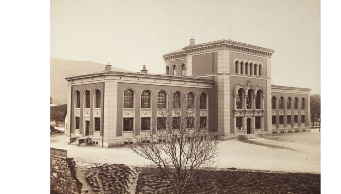 Universitetet i Bergen har røtter tilbake til etableringen av Bergens Museum i 1825. Det var her en ung Fridtjof Nansen fikk seg jobb høsten 1882. Universitetet i Bergen har røtter tilbake til etableringen av Bergens Museum i 1825. Det var her en ung Fridtjof Nansen fikk seg jobb høsten 1882.