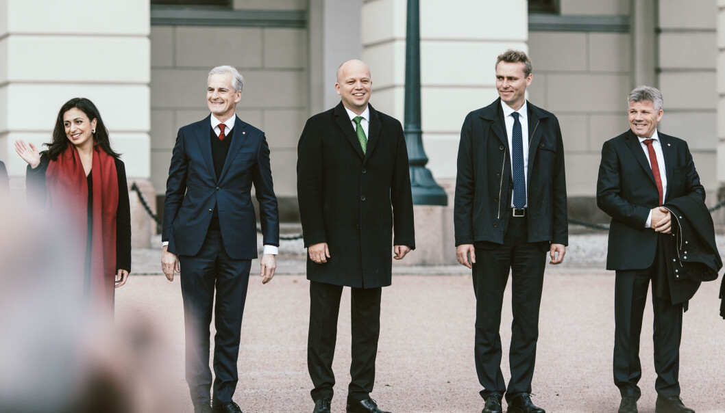 Sps Ola Borten Moe (nr to fra høyre) blir ny forsknings- og høgere utdanningsminister. Innleggsforfatteren er ikke imponert over satsing på studenter i den nye regjeringsplattformen. Sps Ola Borten Moe (nr to fra høyre) blir ny forsknings- og høgere utdanningsminister. Innleggsforfatteren er ikke imponert over satsing på studenter i den nye regjeringsplattformen.